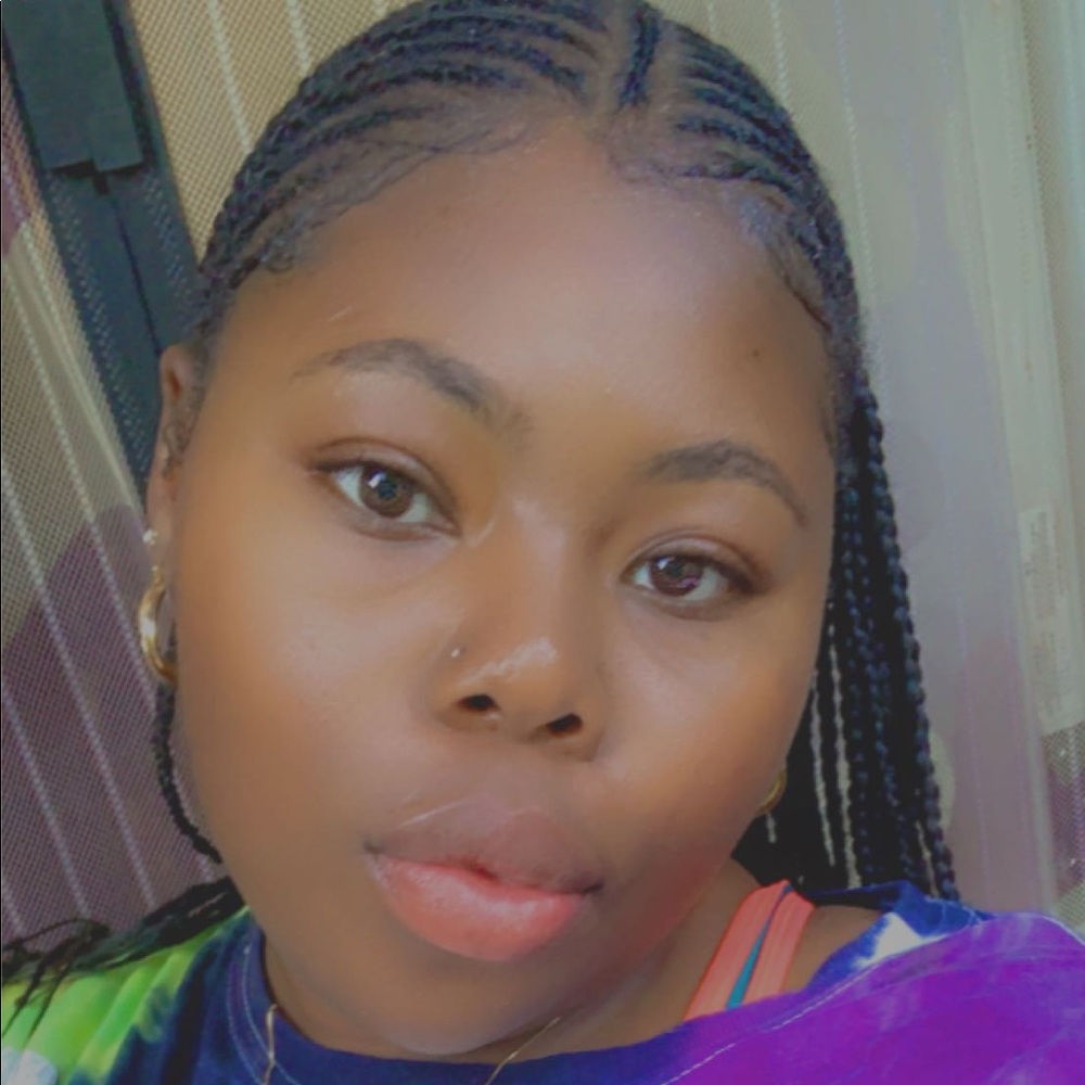 Meet your Posher, Desiree
